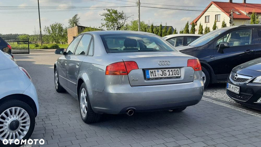 Audi A4 Limousine - 3