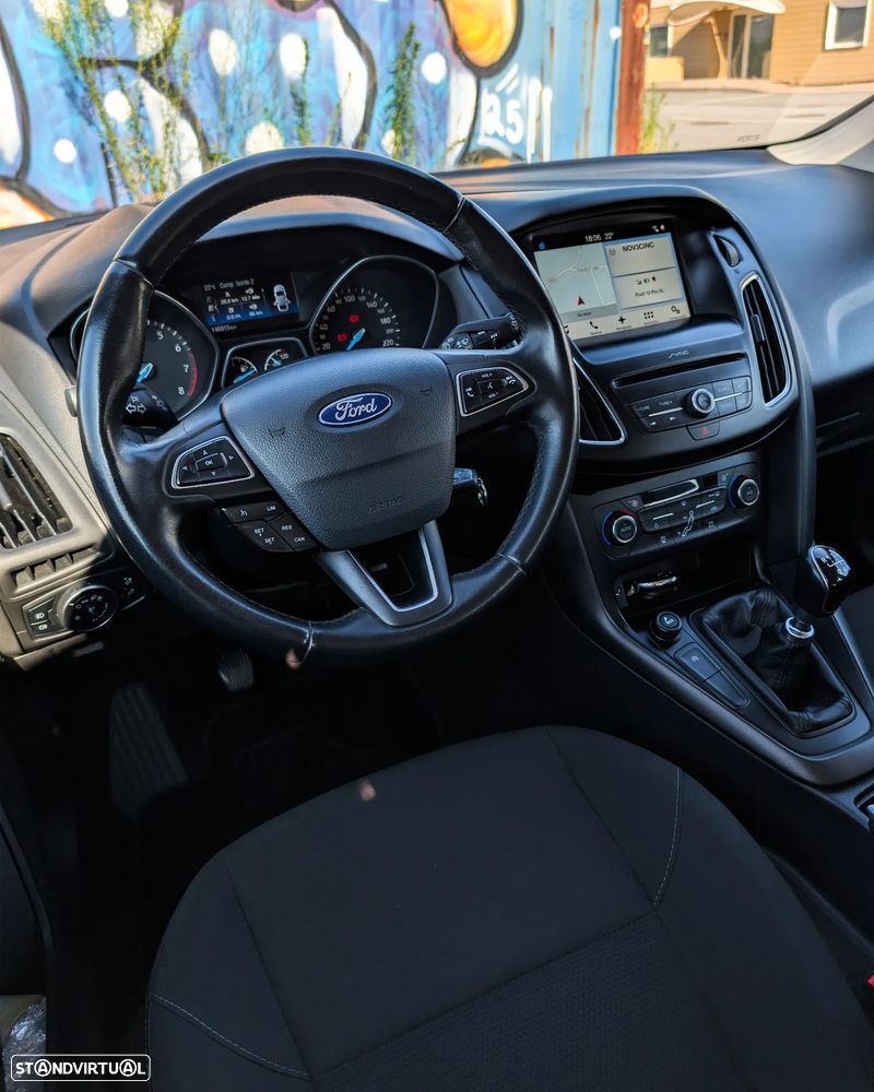 Ford Focus SW 1.0 EcoBoost S&S TITANIUM DESIGN - 5