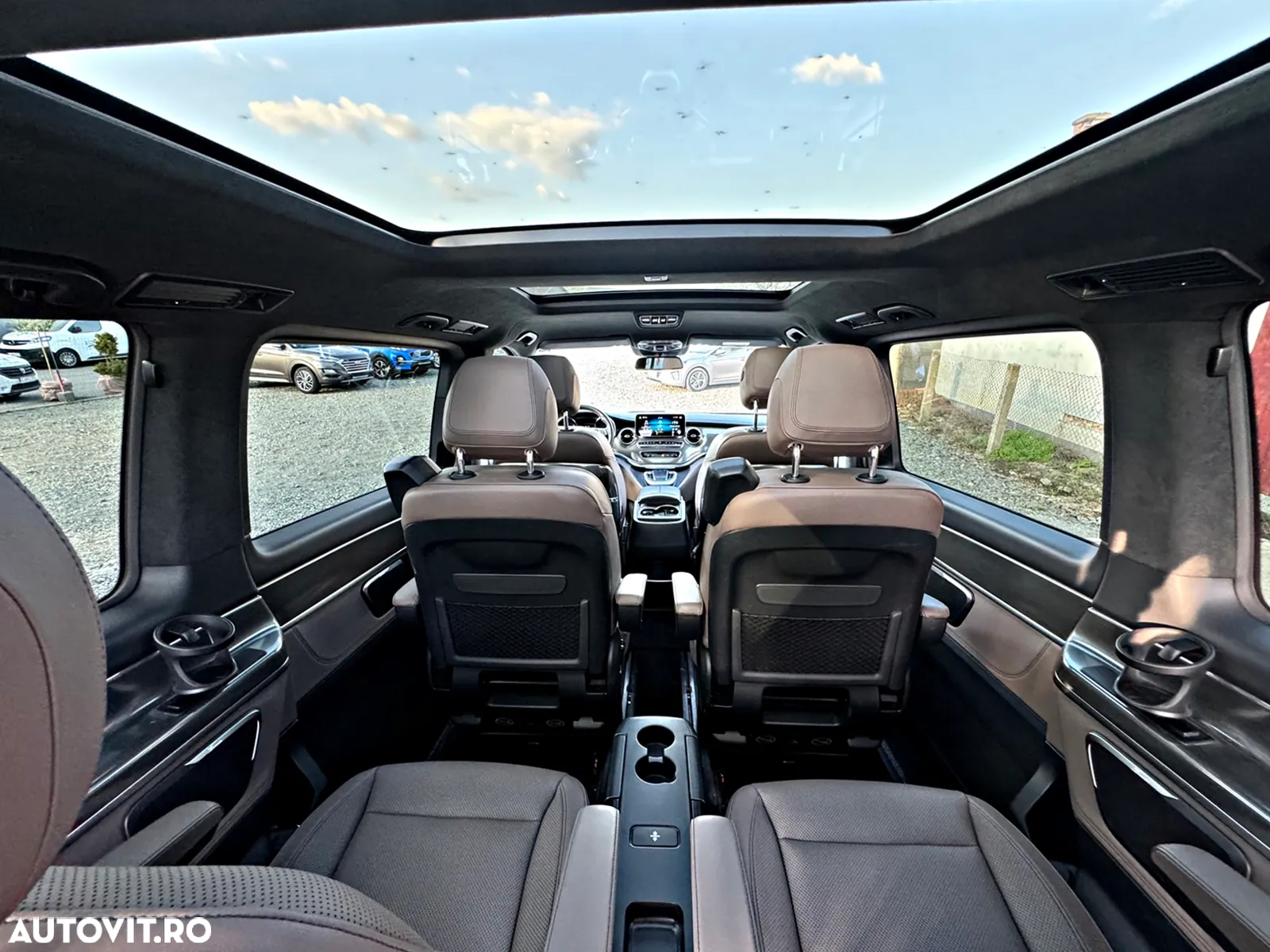 Mercedes-Benz V 300 d lang 4Matic 9G-TRONIC Exclusive Edition - 34