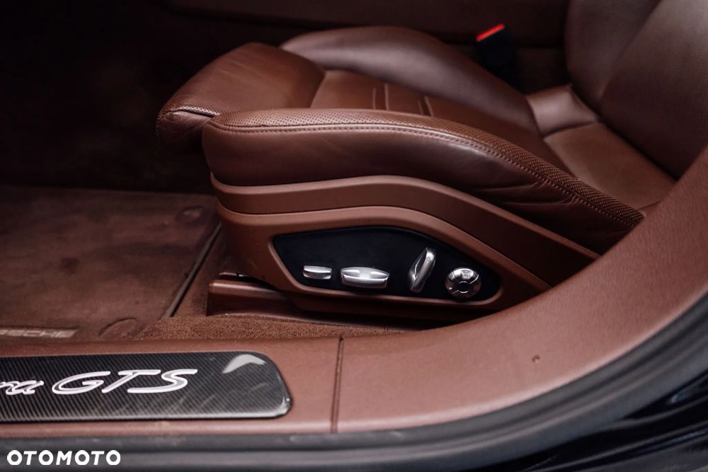 Porsche Panamera GTS - 31