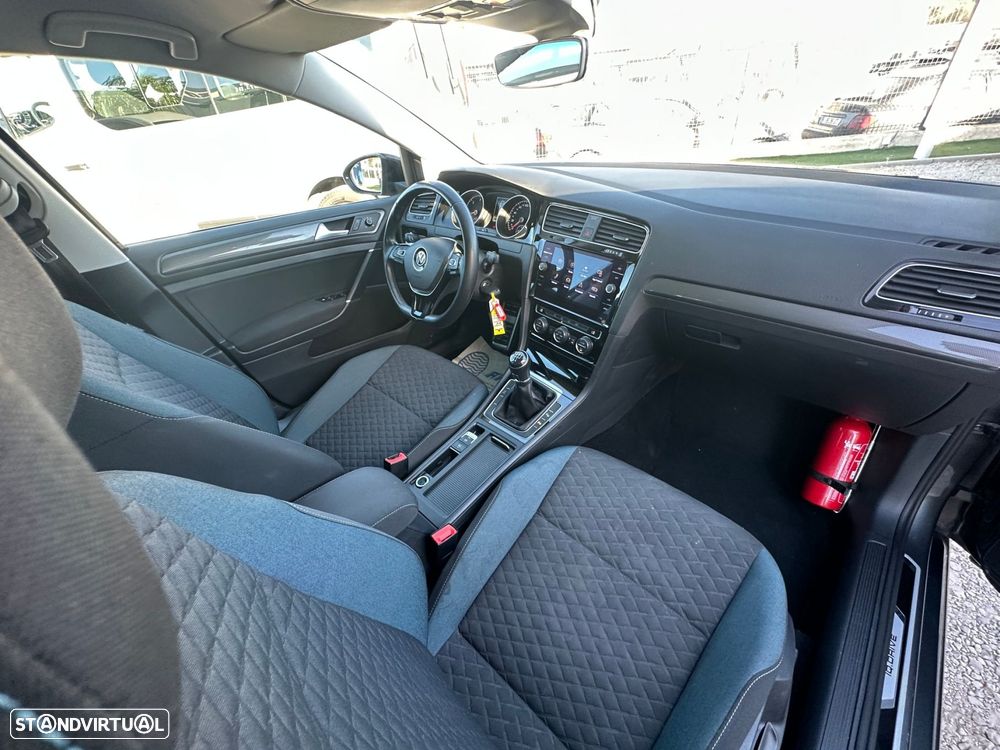VW Golf Variant 1.6 TDi SCR IQ.DRIVE - 29