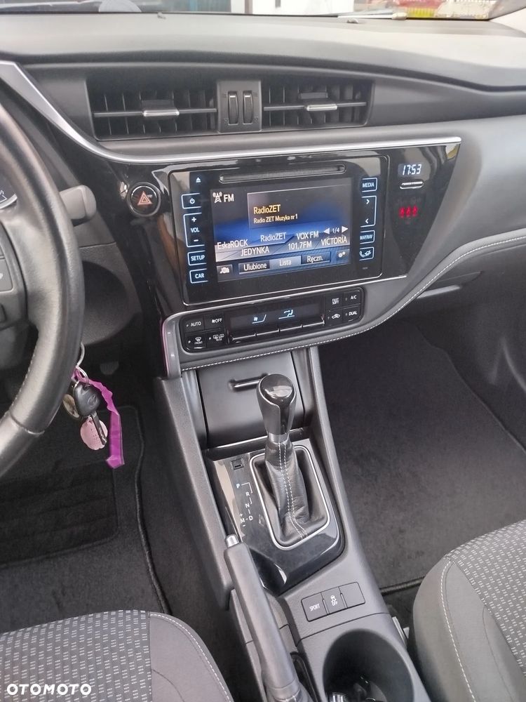 Toyota Corolla 1.6 Executive MS - 12