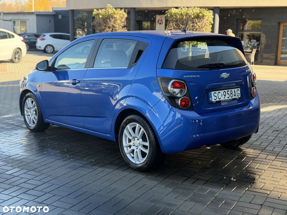 Chevrolet Aveo - 4