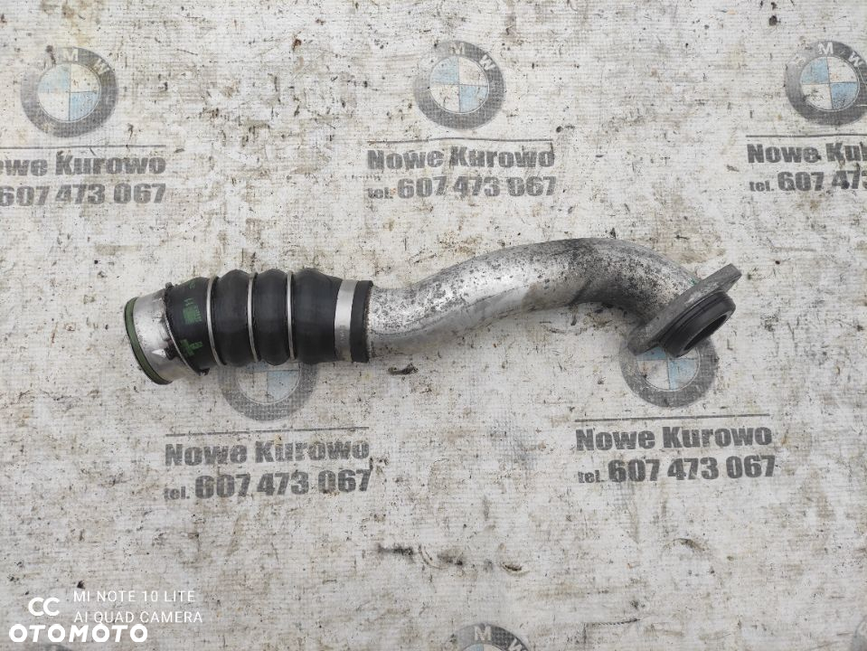 BMW E90 E91 2.0d Przewód Rura Intercoolera Powietrza 7795304 - 2