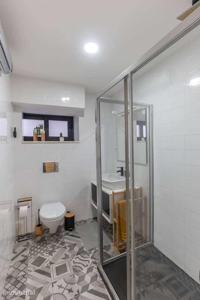 BOLHÃO | 66 M² | REMODELADO | CONFIGURADO COMO HABITAÇÃO - Grande imagem: 5/22