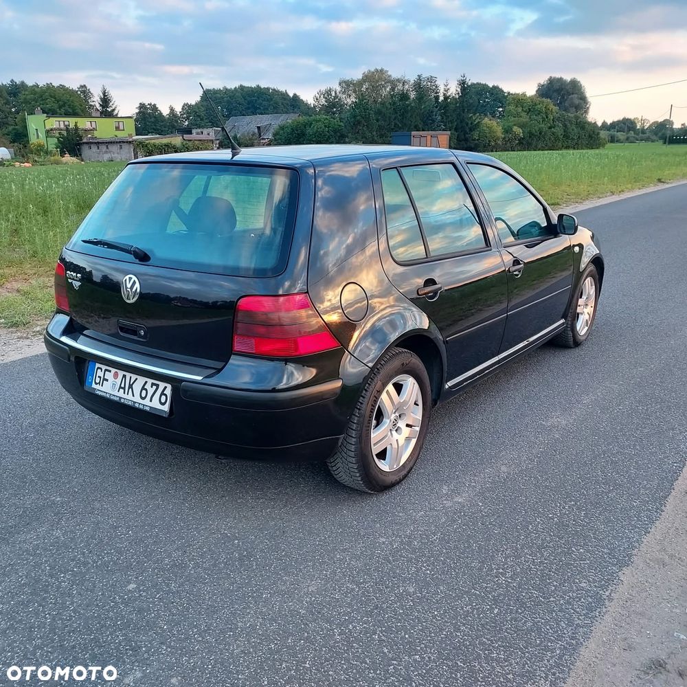 Volkswagen Golf 2002 photo 3
