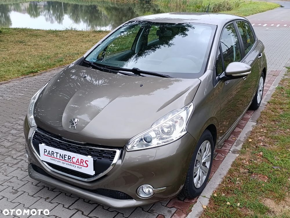 Peugeot 208 1.2 VTi Allure - 1