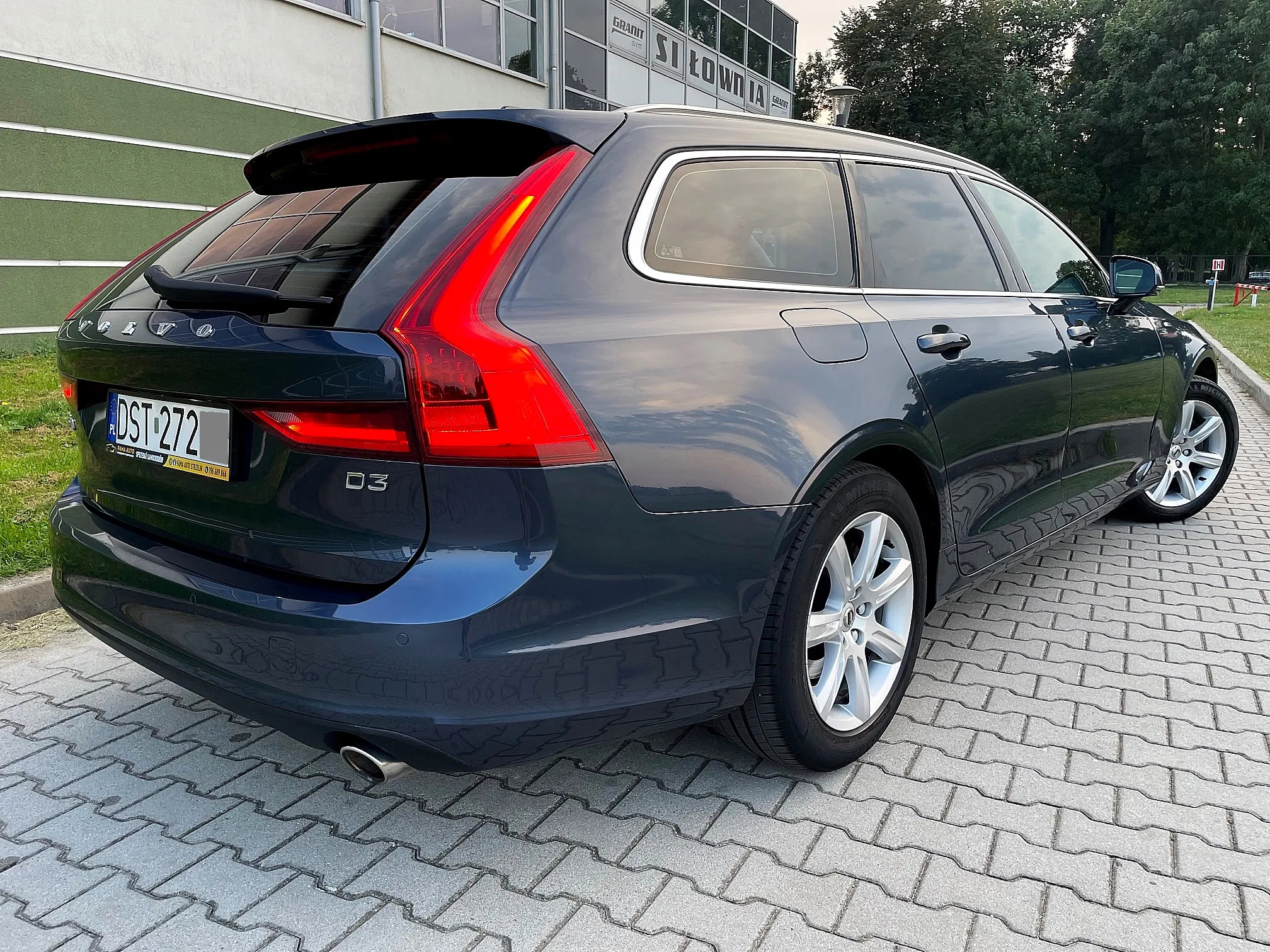 Volvo V90 D3 Momentum Pro - 16