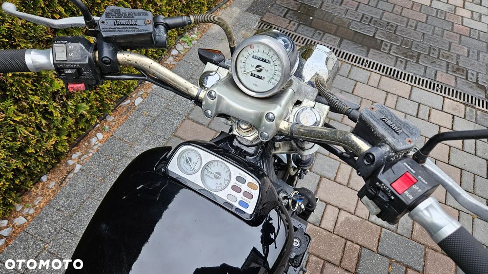 Yamaha V-MAX - 16
