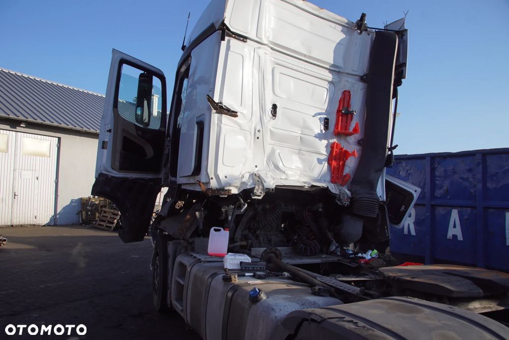 Pojazd na części - Mercedes Actros MP4 1845 12.8 449 KM OM471LA G211-12 9147 2018R Silnik Skrzynia Drzwi Grill Siodło Zbiornik Lampa Lusterko Deska Kokpit Sterownik Moduł Czujnik Licznik Panel Kierownica - 5
