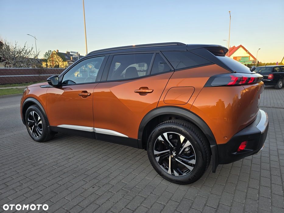 Peugeot 2008 PureTech 130 EAT8 GT - 3