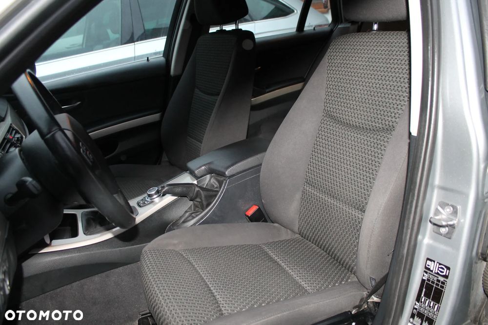 BMW Seria 3 320d - 14