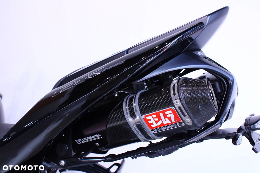 Suzuki GSX - 17