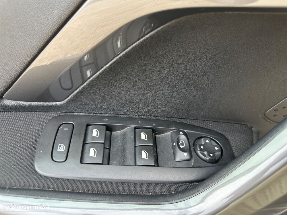 Peugeot 2008 1.2 PureTech Style - 17