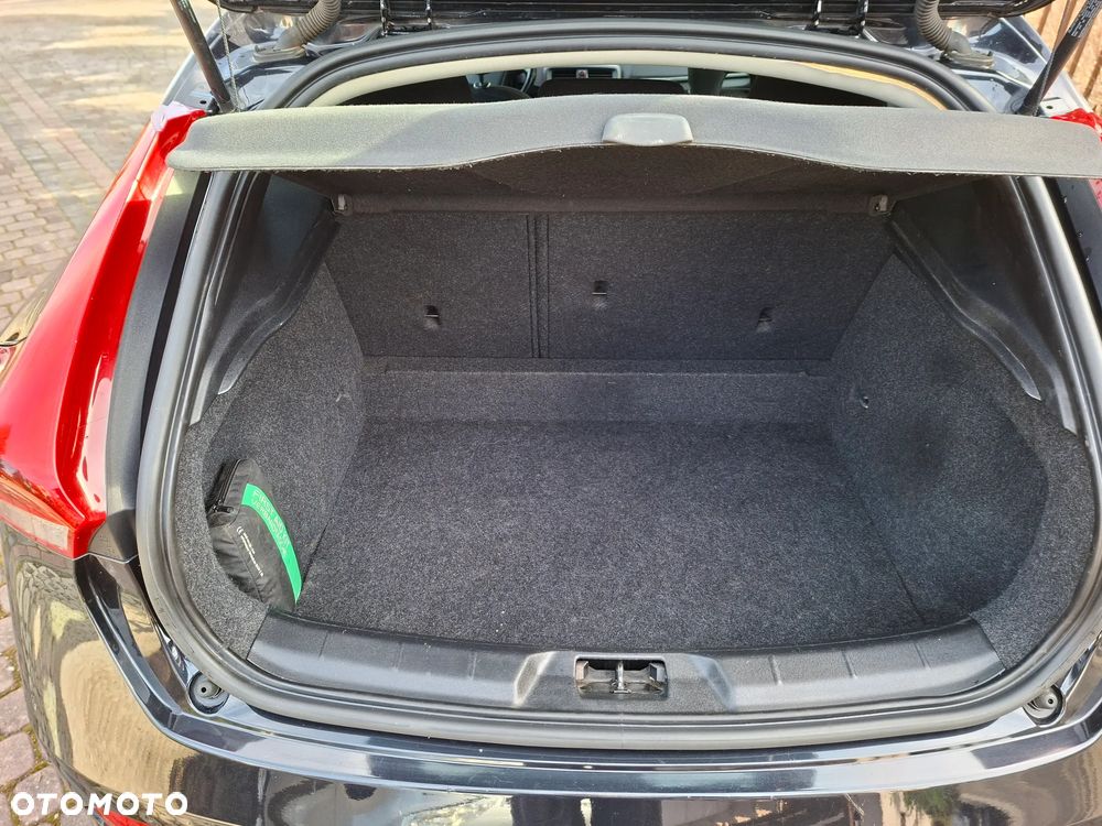 Volvo V40 - 23