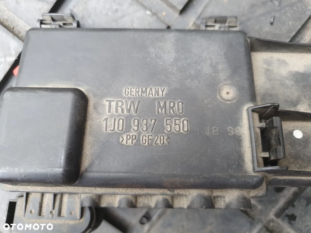 Skrzynka Bezpieczników VW Golf IV 1.4 16V  1J0937550M AUDI VW SEAT SKODA - 3