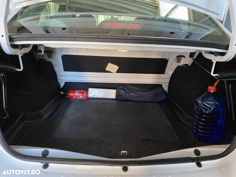 Dacia Logan 1.2 Laureate - 15