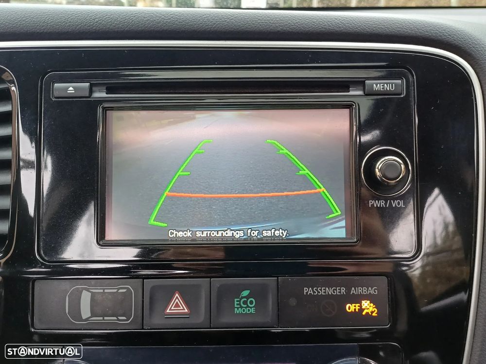 Mitsubishi Outlander 2.2 DI-D Instyle Navi 4WD - 25