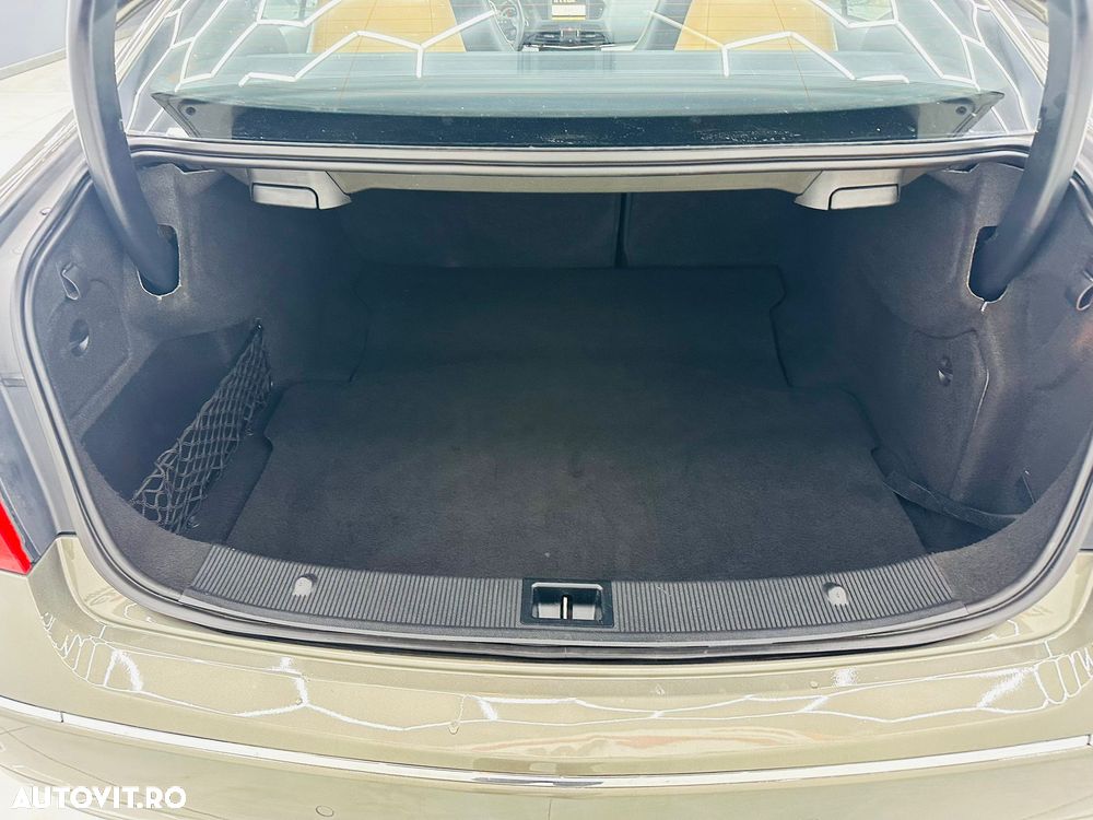 Mercedes-Benz E 220 CDI DPF BlueEFFICIENCY 7G-TRONIC Avantgarde - 17