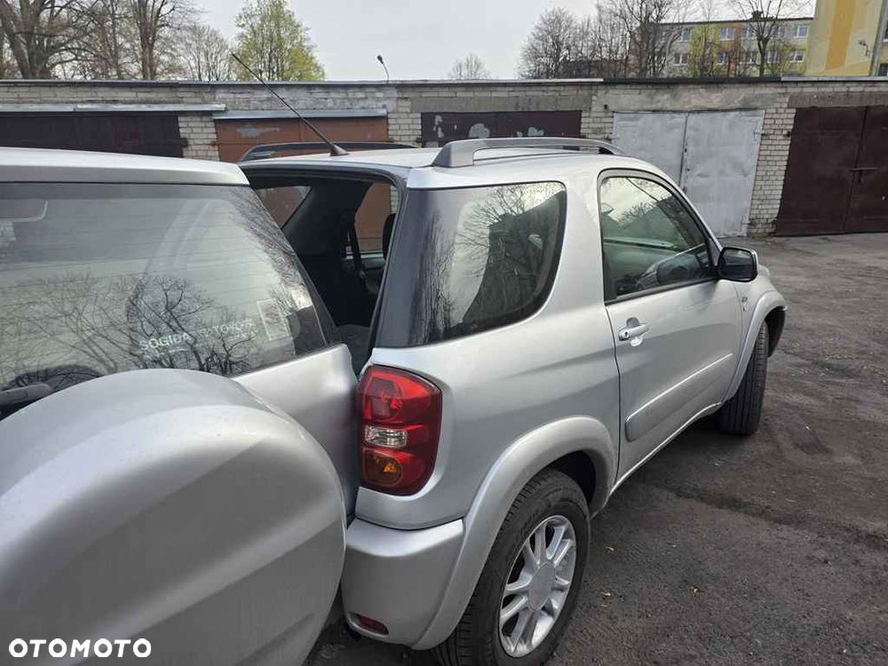 Toyota RAV4 - 4