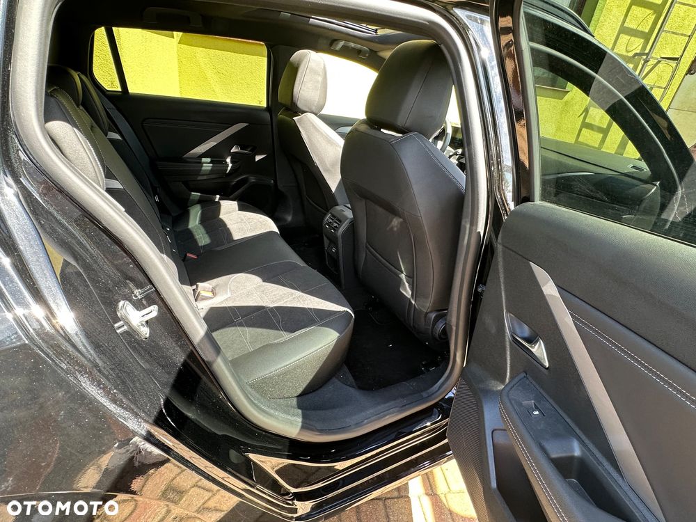 Opel Astra 1.2 Turbo Automatik GS - 12