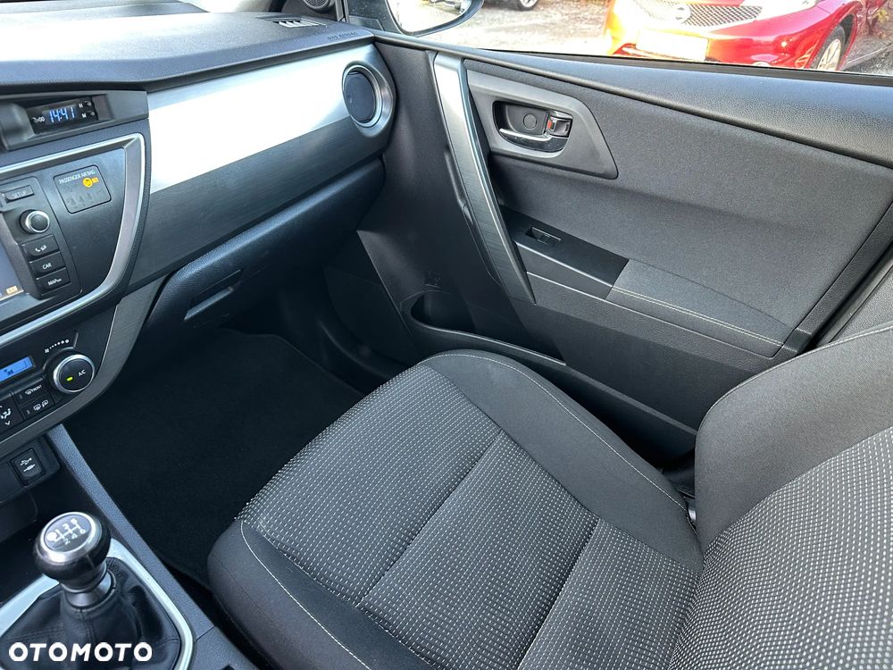 Toyota Auris - 17