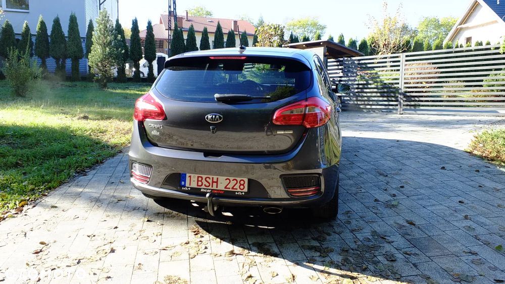 Kia Ceed - 10