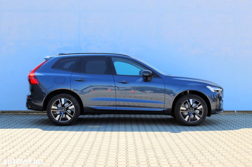 Volvo XC 60 B5 AT AWD MHEV Plus Dark - 6