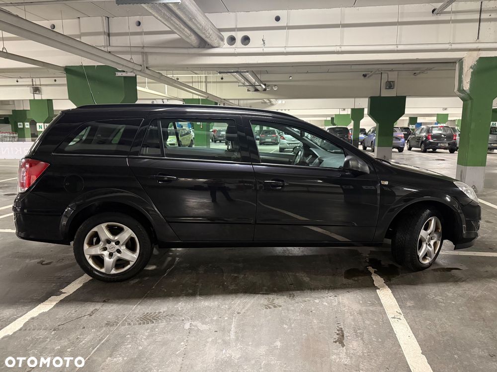 Opel Astra 1.7 CDTI DPF Cosmo - 4