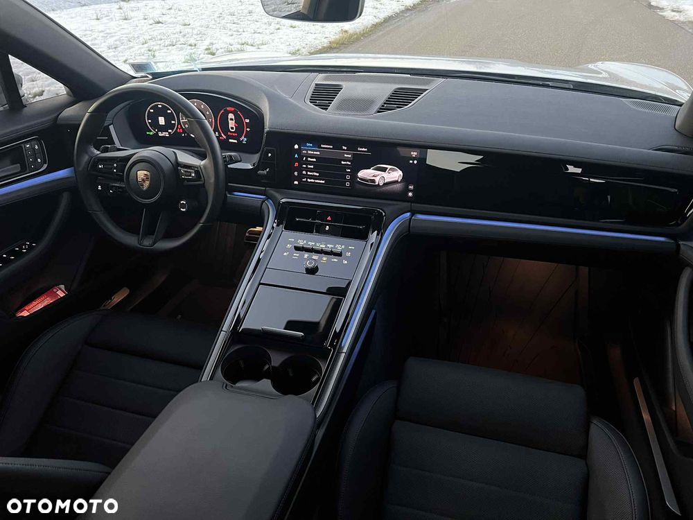 Porsche Panamera 4 - 35