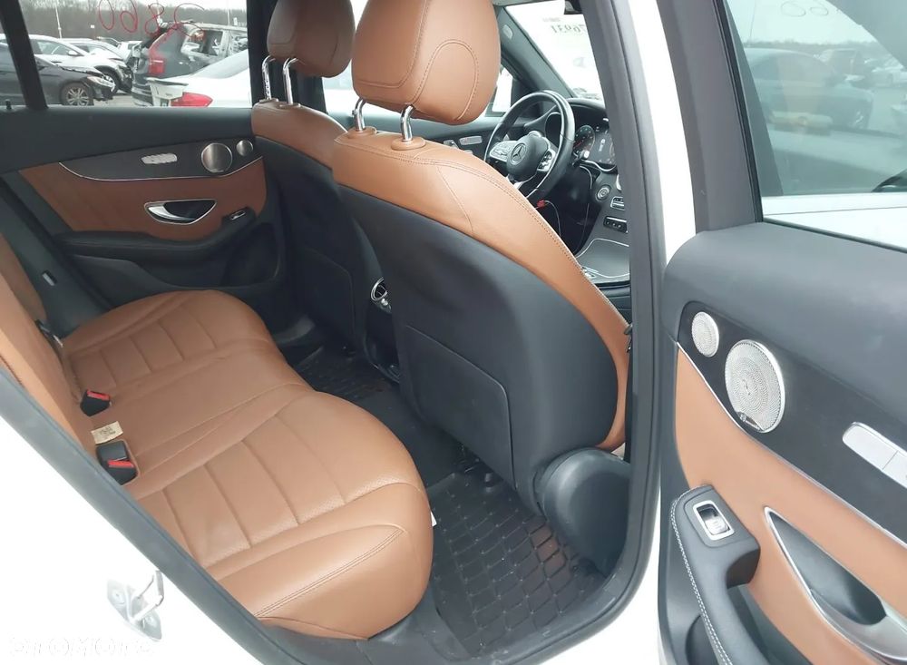 Mercedes-Benz GLC - 12