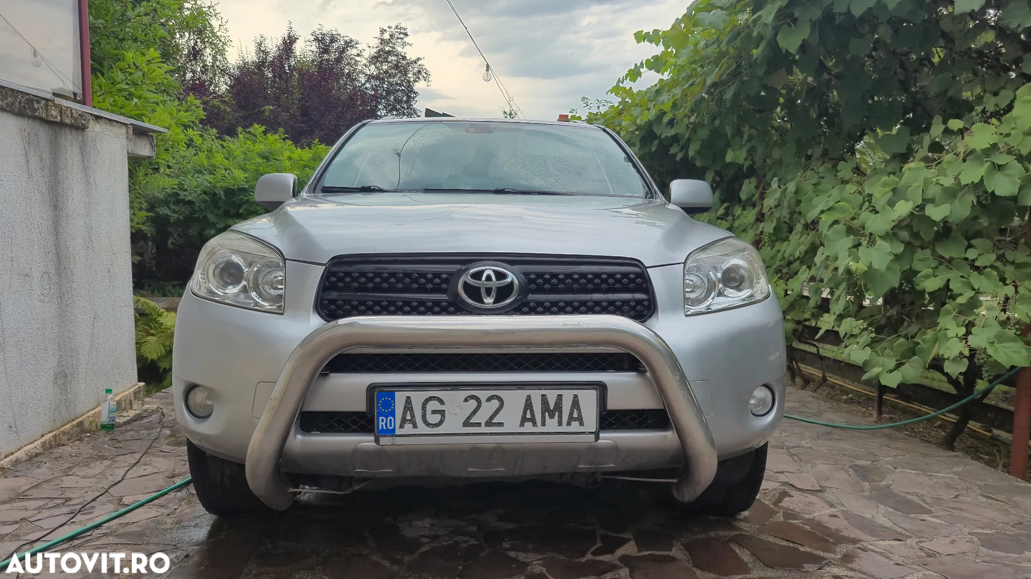 Toyota RAV4 2.2 D-4D Luxury - 2
