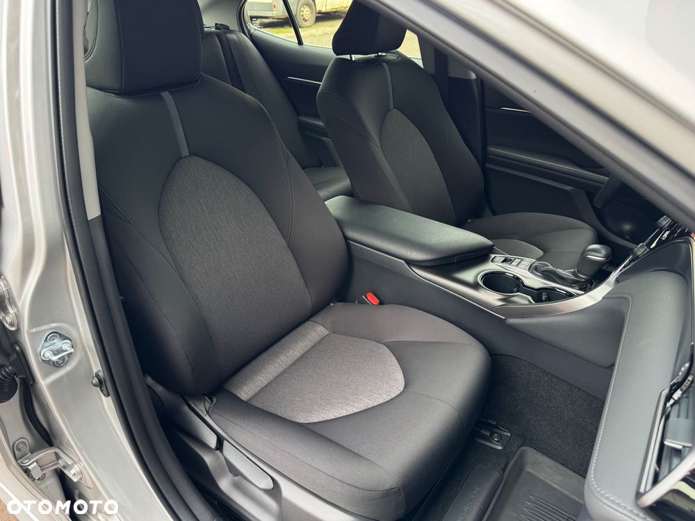 Toyota Camry 2.5 Hybrid Comfort CVT - 13