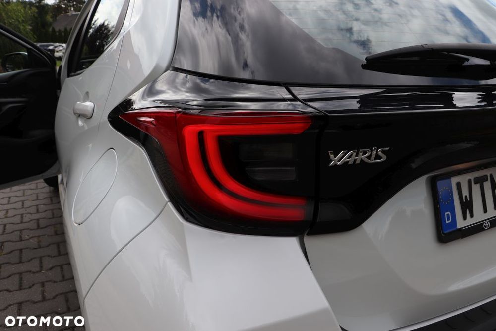 Toyota Yaris 1.5 VVT-i Team Deutschland - 16