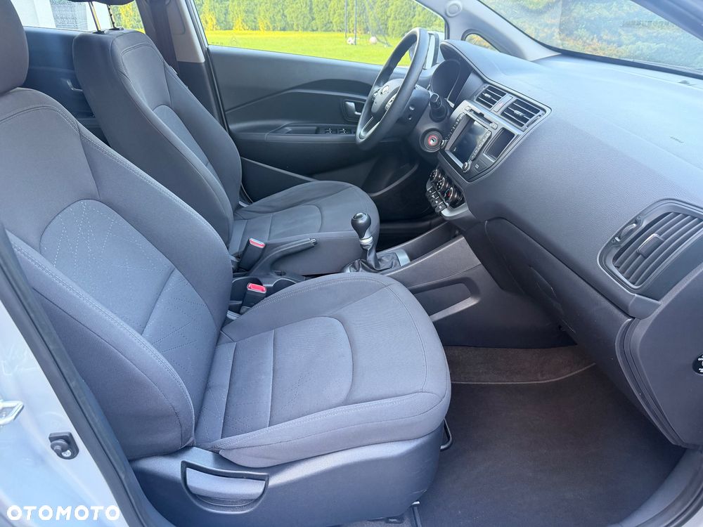 Kia Rio 1.2 Attract - 23