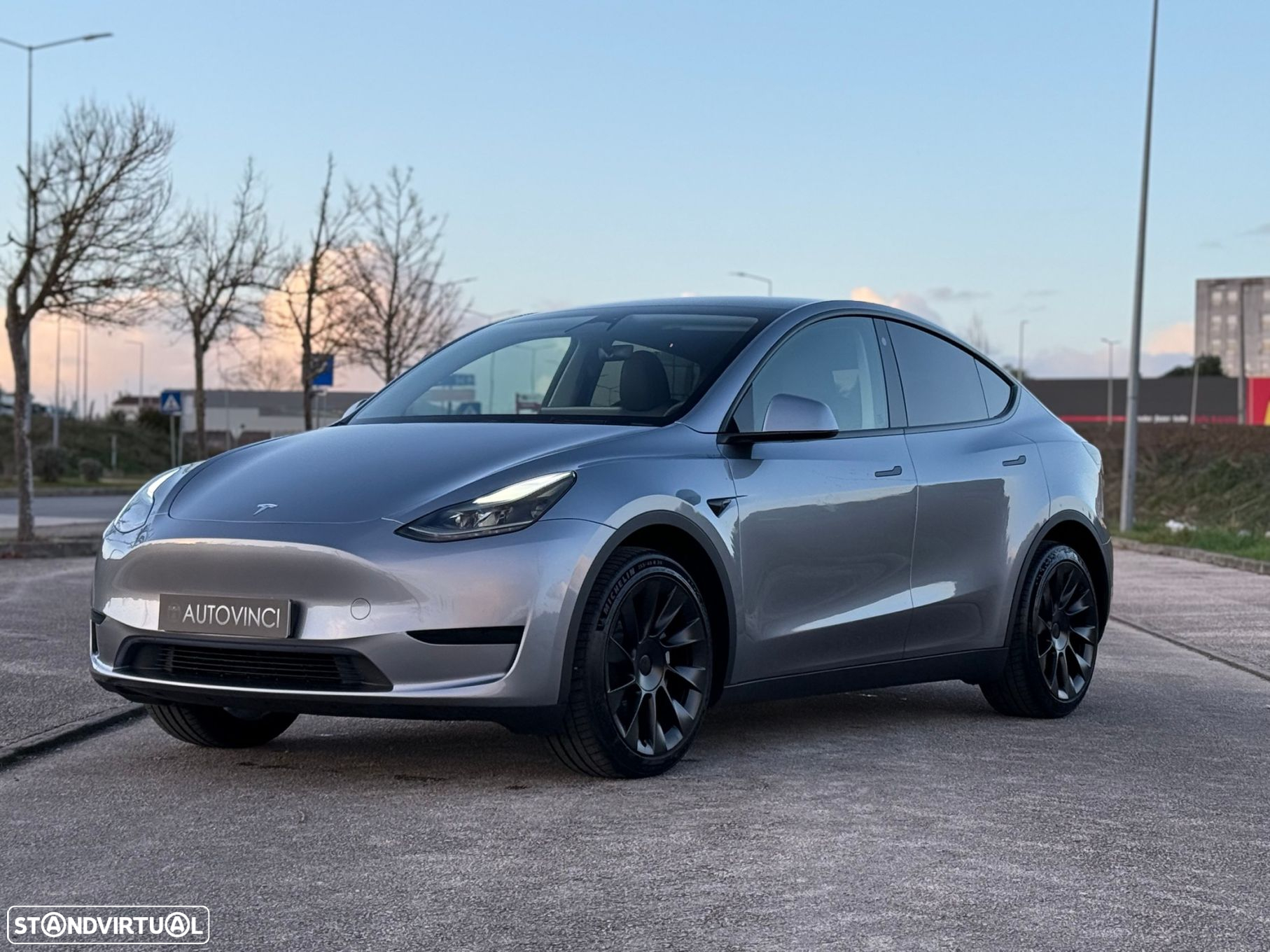 Tesla Model Y Tração Traseira - 2