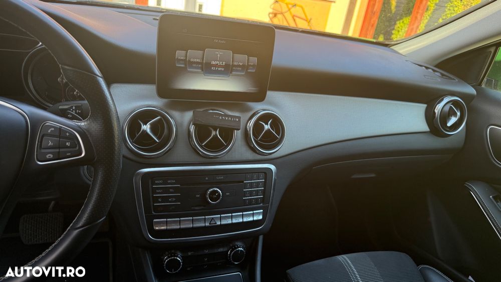 Mercedes-Benz GLA 220 d 4MATIC 7G-DCT - 6