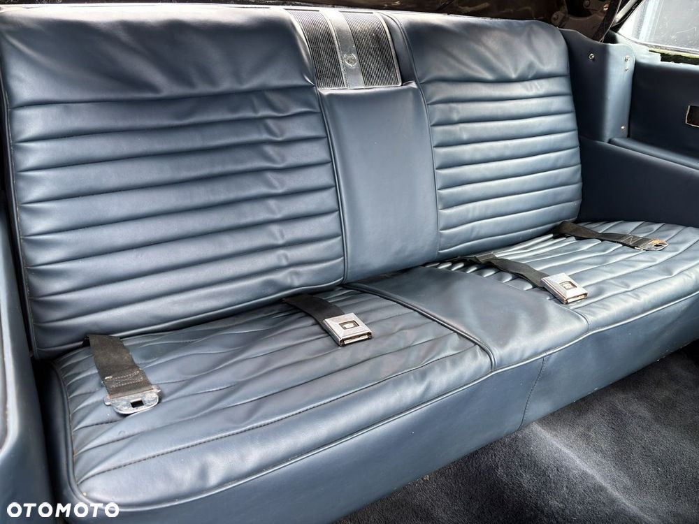 Cadillac Deville - 36