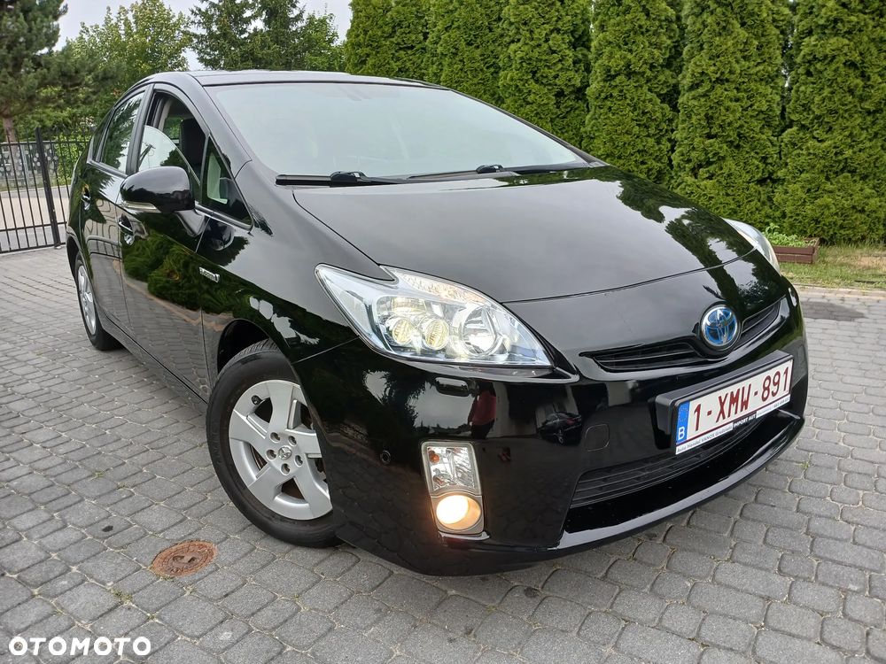 Toyota Prius (Hybrid) Executive - 15