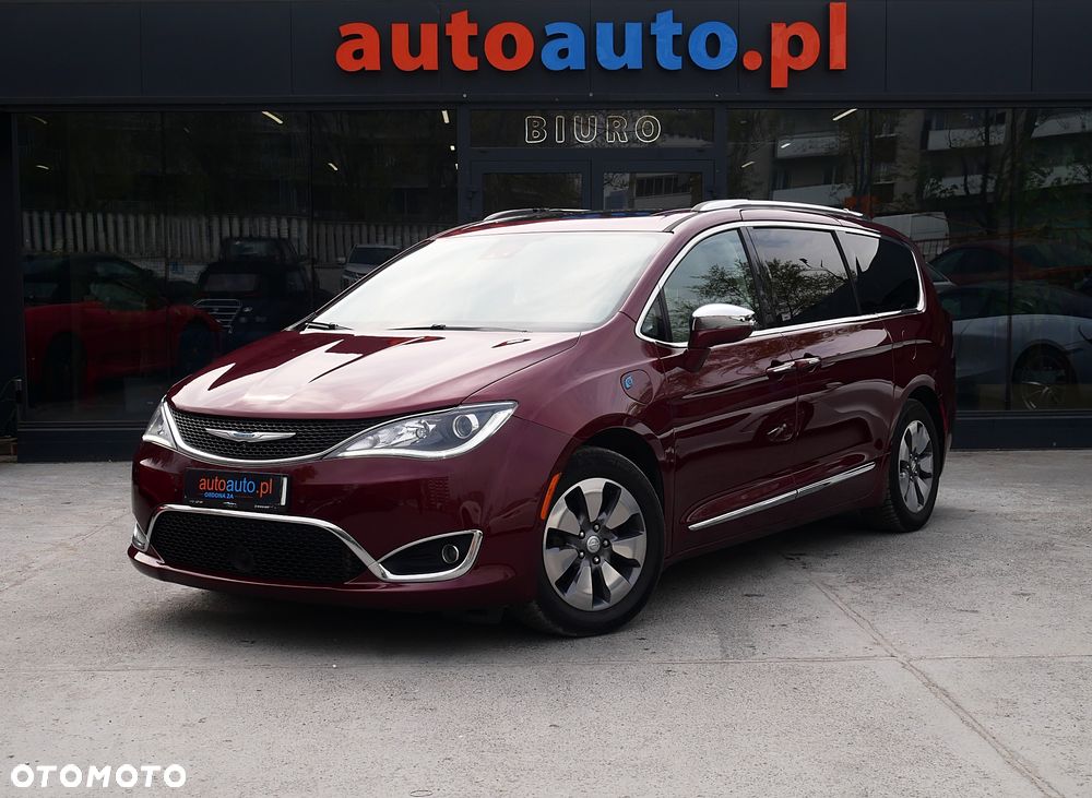 Chrysler Pacifica - 1