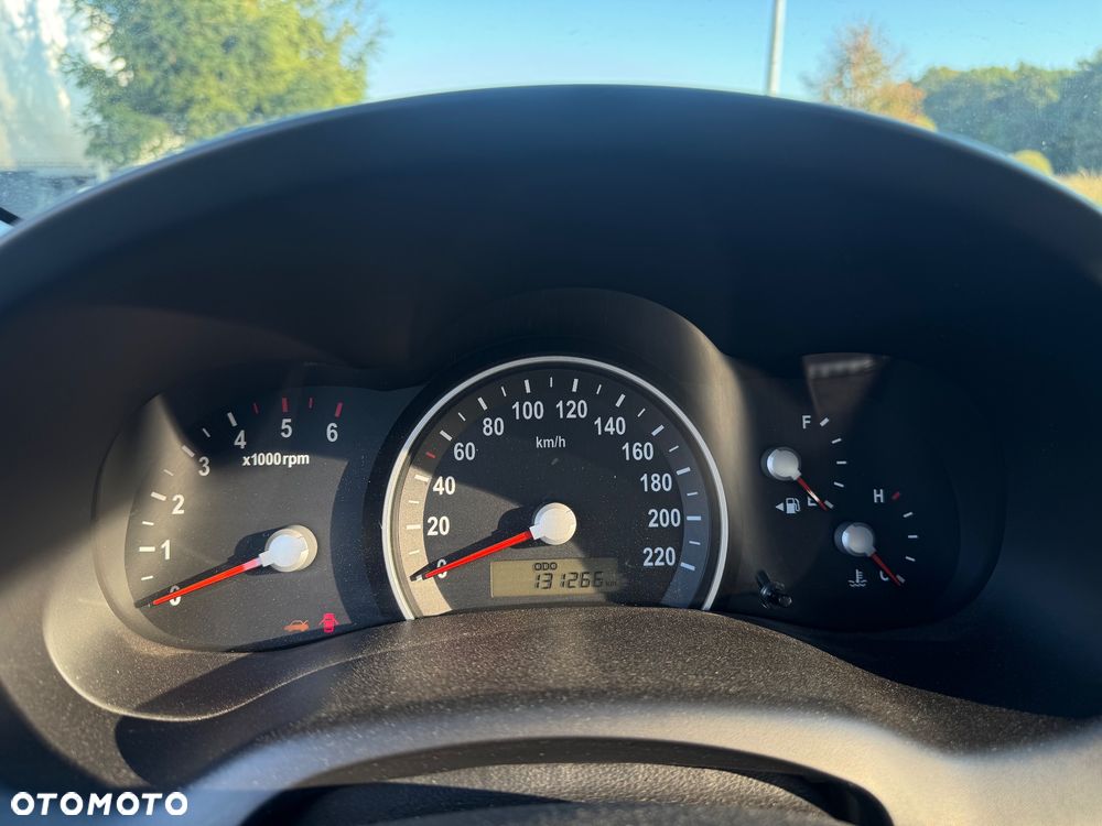 Kia Carnival 06-09 - 17