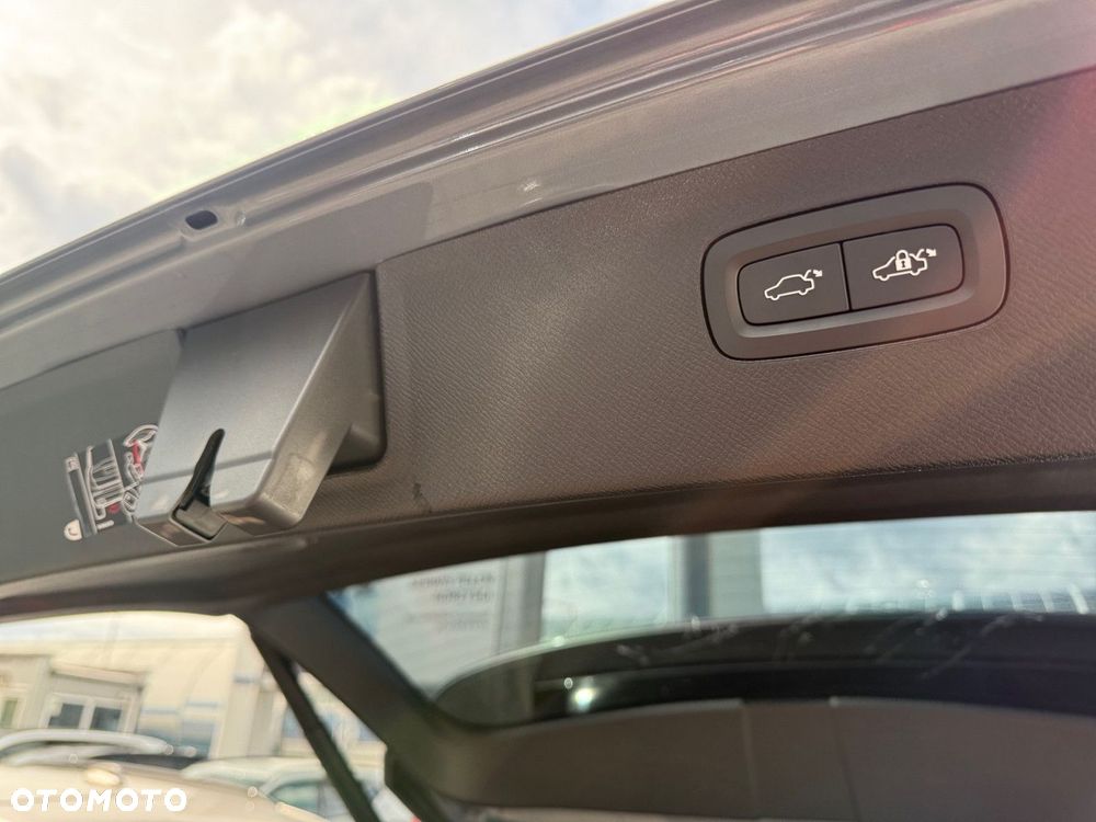 Volvo XC 90 - 30