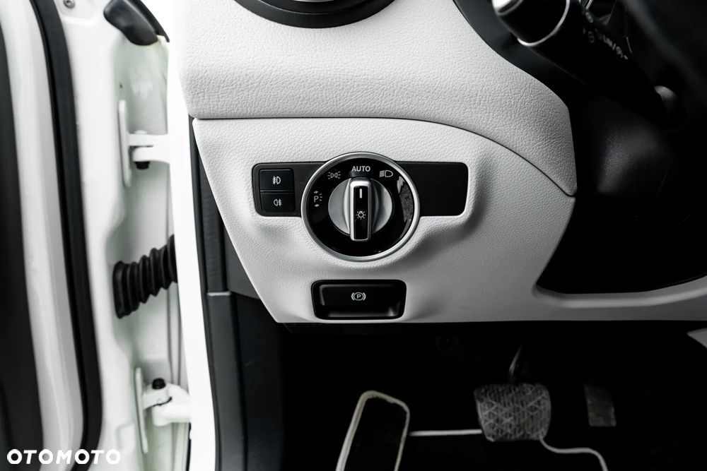 Mercedes-Benz GLA 250 4Matic 7G-DCT Activity Edition - 29