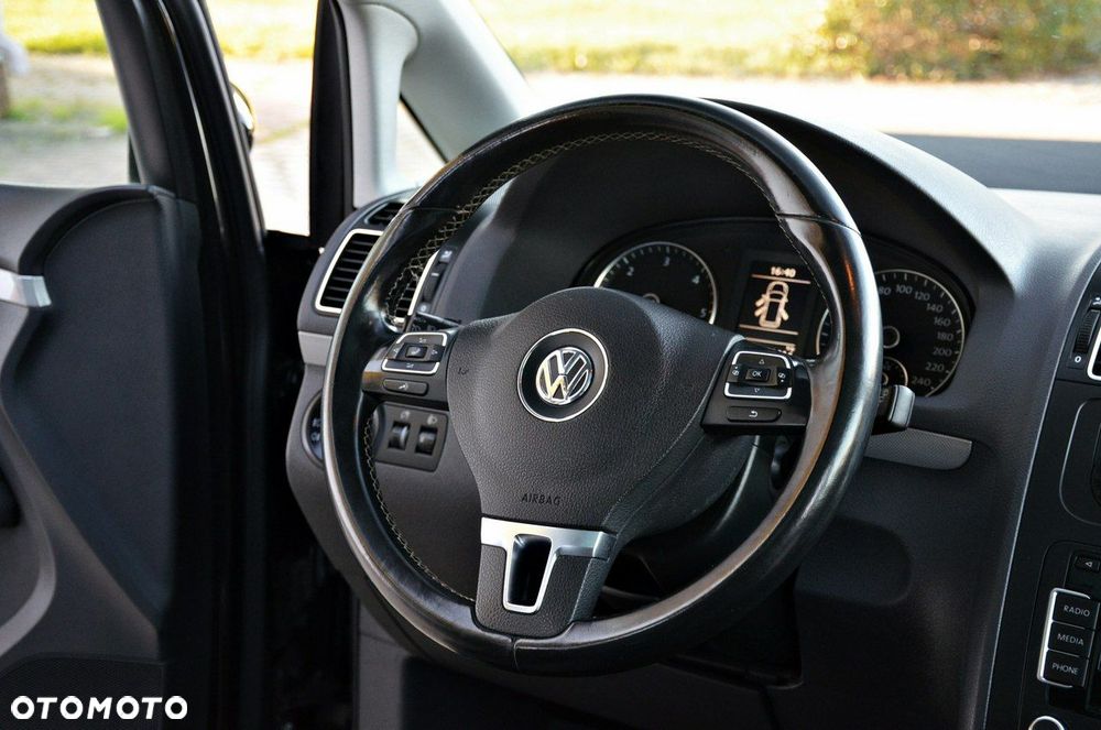 Volkswagen Touran - 20