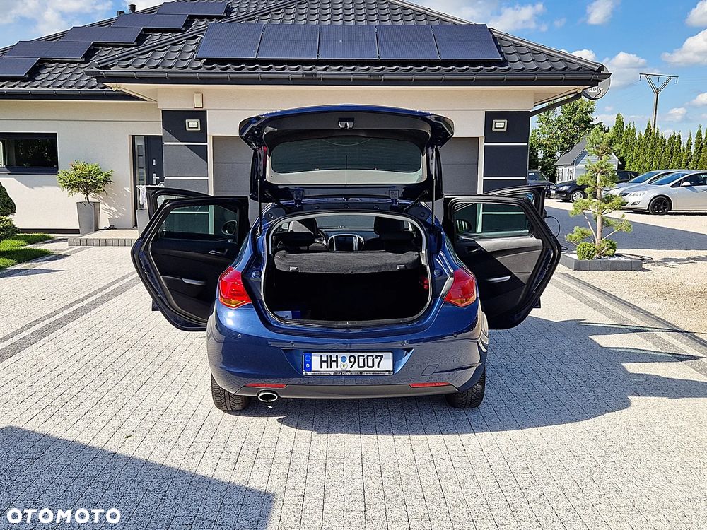 Opel Astra 1.4 Turbo 150 Jahre - 10
