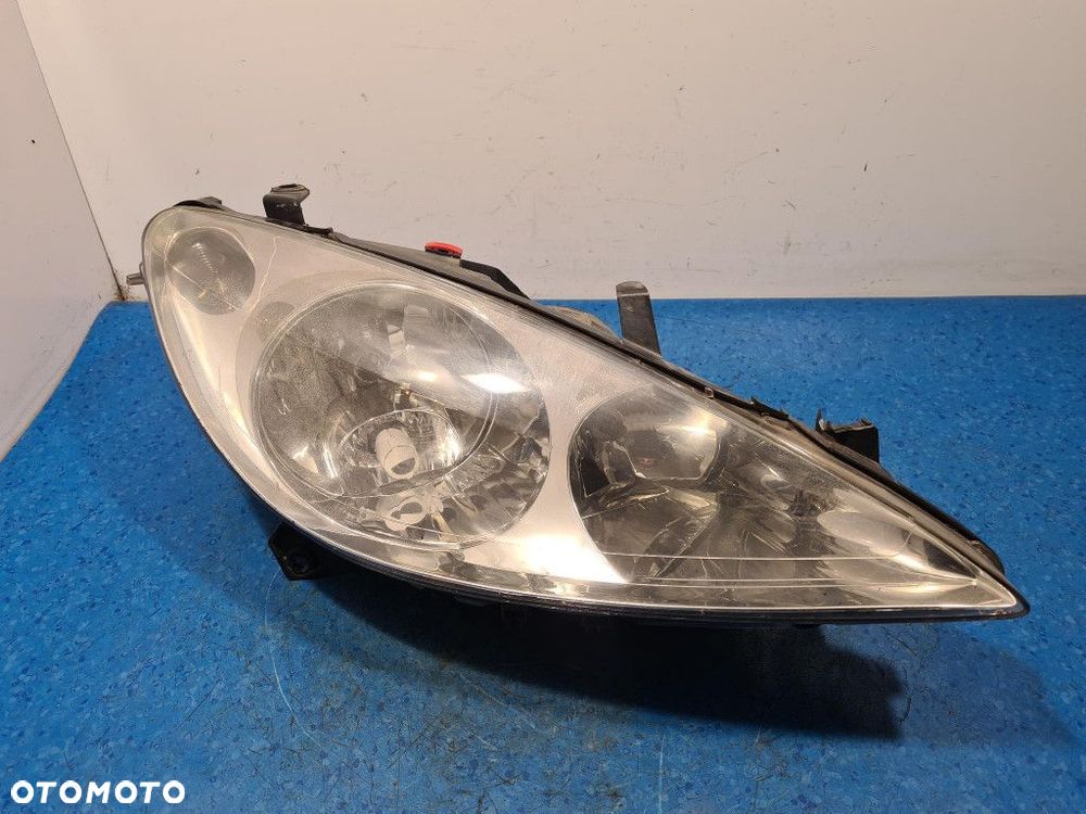 PEUGEOT 307 SW PREMIUM REFLEKTOR PRAWY - 1