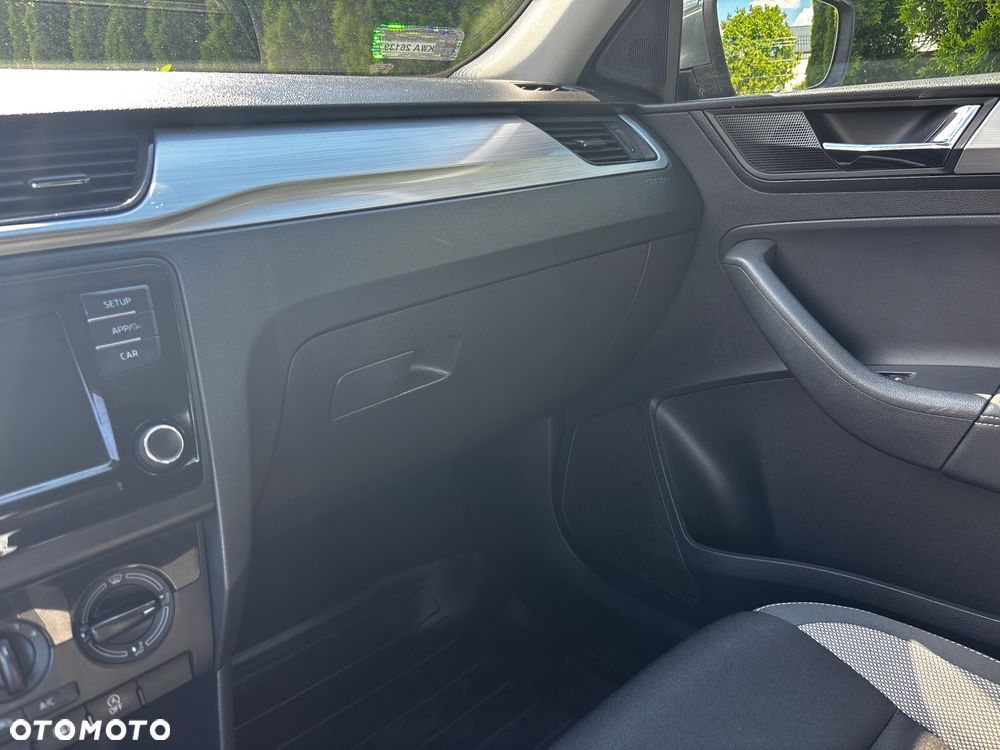 Skoda RAPID 1.4 TSI Ambition DSG - 11