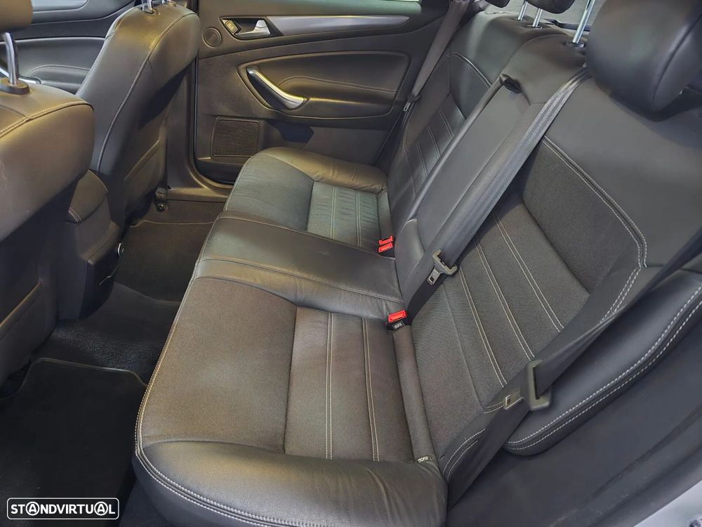 Ford Mondeo SW 1.6 TDCi Titanium - 17