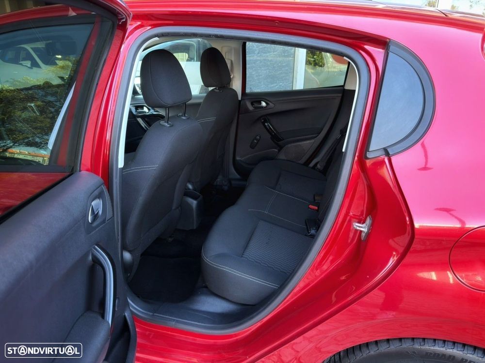 Peugeot 208 1.2 PureTech Style - 20