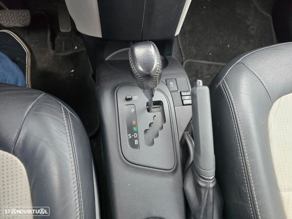 Toyota iQ 1.33 VVT-i 2 MultiDrive NAVI+Bluetooth - 12